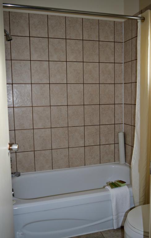 Centre Suite Inns Motel Bonnyville Bagian luar foto